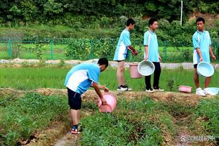 萨内全场数据：获评8分，2次助攻&关键传球3次&传球成功率79.4%